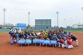 铃木一朗连续十年达成 200 支安打及金手套奖，展现极致的职业自律