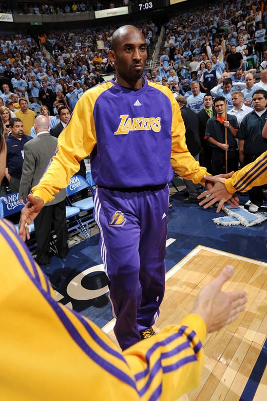 而哥哥则在 而哥哥则在