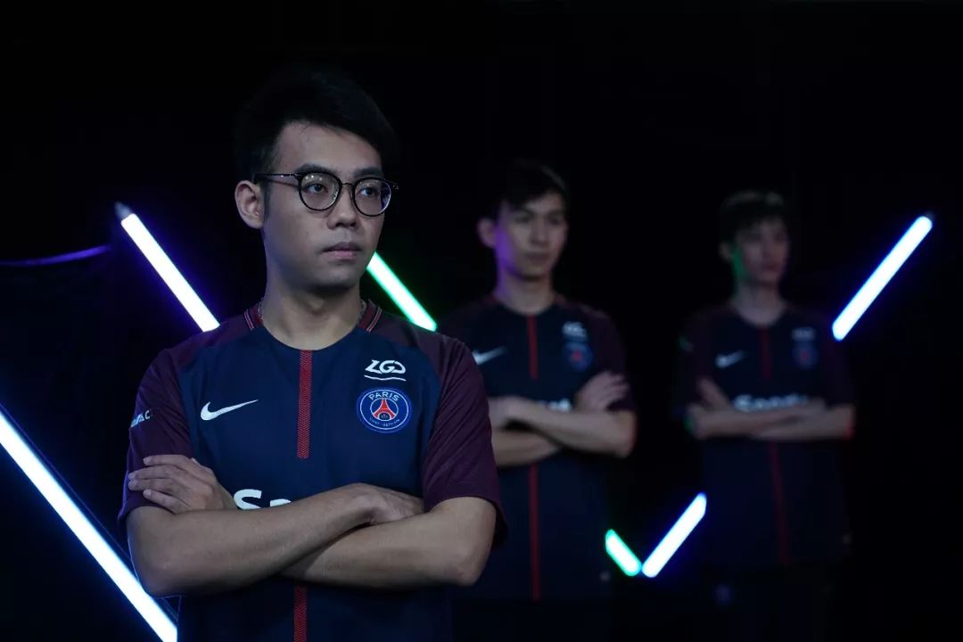 一个人做首 一个人做首